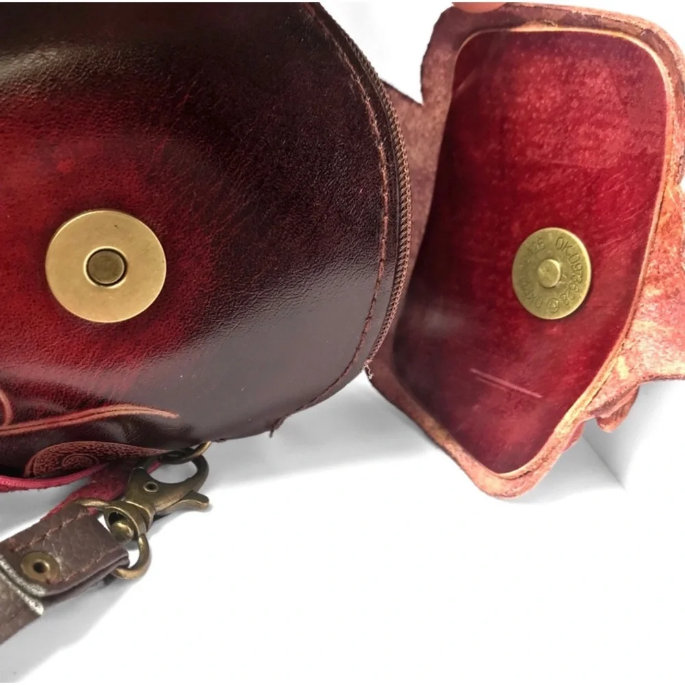 1 LEFT! Handmade Genuine Leather Floral Cellphone Crossbody Bag - Picture 6 of 7